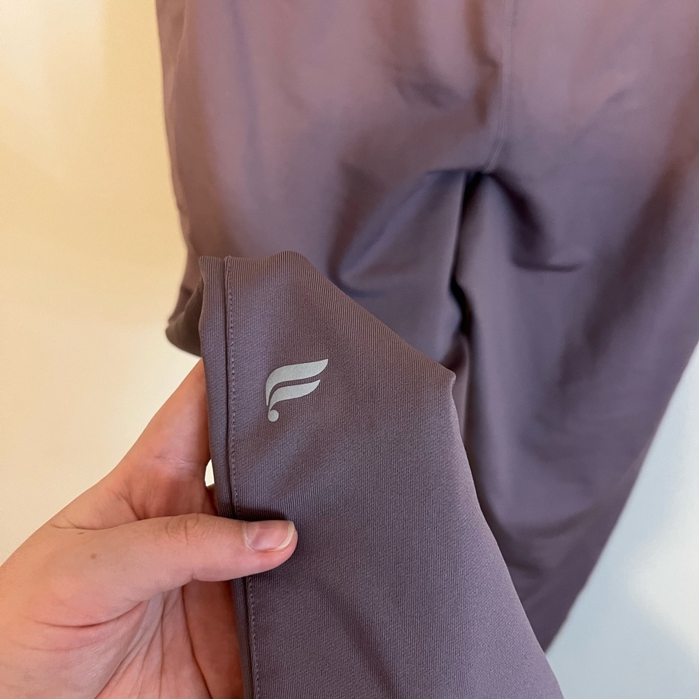 NWOT Fabletics On-The-Go Cold Weather Joggers | Retails $100 - Picture 6 of 7